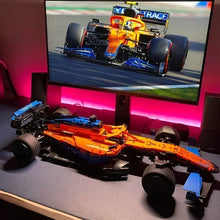 Carica l'immagine nel visualizzatore di Gallery, McLaren Formula 1 Race Car