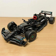 Carica l&#39;immagine nel visualizzatore di Gallery, Mercedes-AMG F1 W14 E Performance
