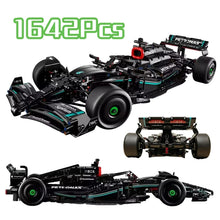 Carica l&#39;immagine nel visualizzatore di Gallery, Mercedes-AMG F1 W14 E Performance
