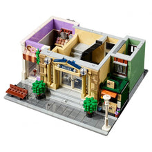 Carica l&#39;immagine nel visualizzatore di Gallery, Creative City Street View Post Office Station - 7aleon
